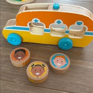 Melissa & Doug GO Tots Wooden Roll & Ride Bus with 3 Disks